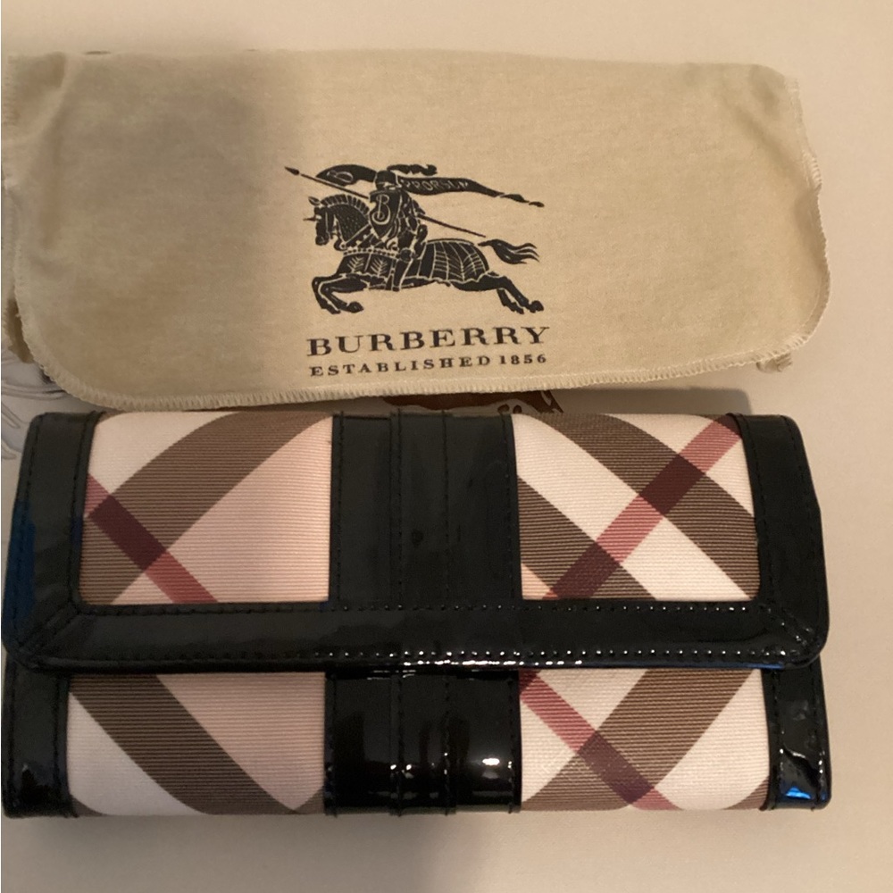 'Nova Check' Wallet
Burberry - Picture 6 of 16
